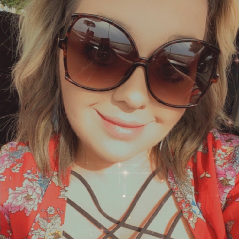 Meet your Posher, Madison